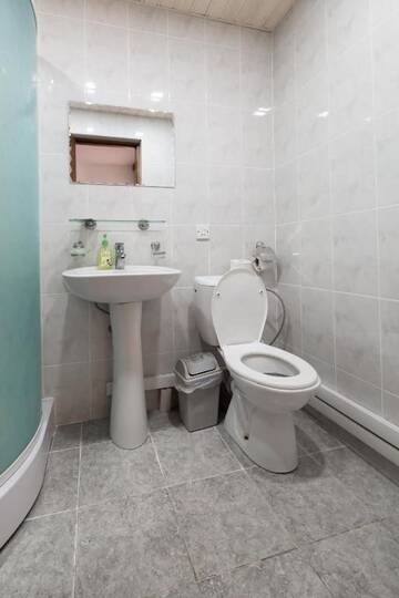 Фото номера Стандартный двухместный номер с 2 отдельными кроватями Отель No Problem Hotel at Glinka Street г. Ереван 5