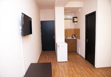 Фото номера Трехместный номер Апарт-отели Aurora Hotel г. Ереван 5