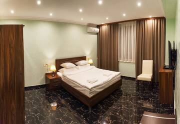 Фото номера Семейный номер Делюкс Отель Mia Casa Hotel Yerevan г. Ереван 8