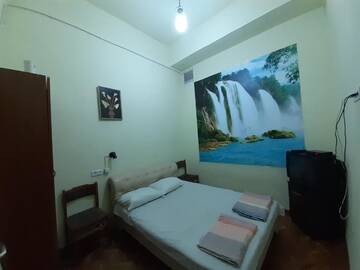 Фото номера Двухместный номер с 1 кроватью Хостелы Shamrock Republic Square Hostel and Tours г. Ереван 6