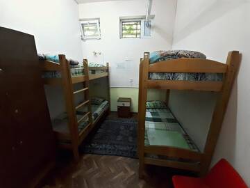 Фото номера Кровать в общем номере для женщин с 4 кроватями Хостелы Shamrock Republic Square Hostel and Tours г. Ереван 5