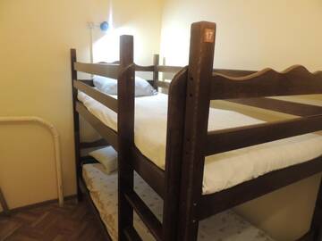Фото номера Односпальная кровать в общем номере с 10 кроватями Хостелы Shamrock Republic Square Hostel and Tours г. Ереван 6