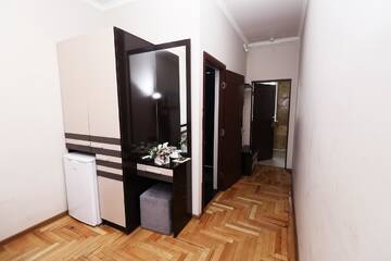 Фото номера Двухместный номер с 1 кроватью или 2 отдельными кроватями Отель Hotel Tigran Mets Yerevan г. Ереван 4