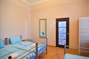Фото номера Бюджетный семейный номер Хостелы Bridge House Yerevan Armenia г. Ереван 6
