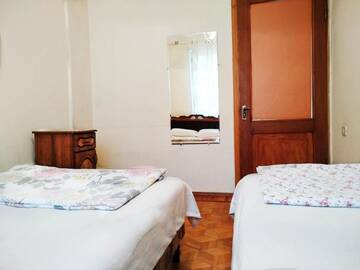 Фото номера Бюджетный трехместный номер Хостелы Hostel Sakharov &amp; Tours г. Ереван 5