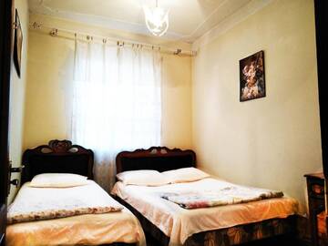Фото номера Бюджетный трехместный номер Хостелы Hostel Sakharov &amp; Tours г. Ереван 4