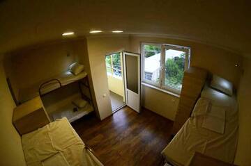 Фото номера Кровать в общем 6-местном номере Хостелы Your Hostel г. Ереван 15