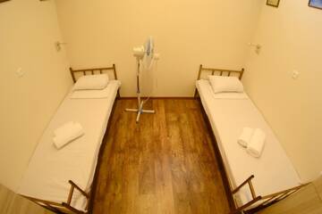 Фото номера Односпальная кровать в общем номере Хостелы Your Hostel г. Ереван 7