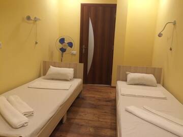 Фото номера Односпальная кровать в общем номере Хостелы Your Hostel г. Ереван 8