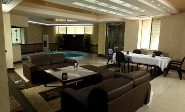 Фото номера Люкс с сауной Отель Avan Plaza Hotel г. Ереван 8
