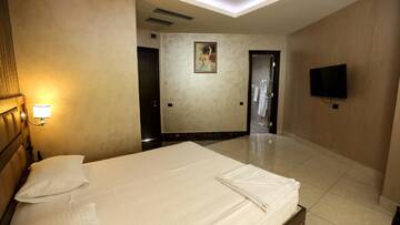 Фото номера Люкс с сауной Отель Avan Plaza Hotel г. Ереван 9