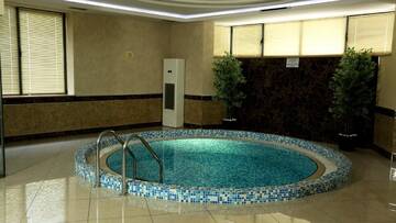 Фото номера Люкс с сауной Отель Avan Plaza Hotel г. Ереван 10