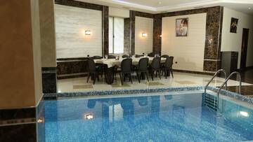 Фото номера Люкс с сауной Отель Avan Plaza Hotel г. Ереван 12
