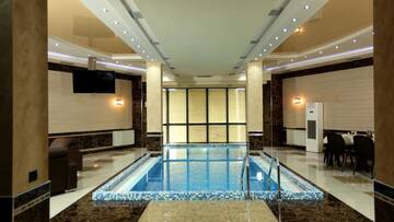 Фото номера Люкс с сауной Отель Avan Plaza Hotel г. Ереван 19