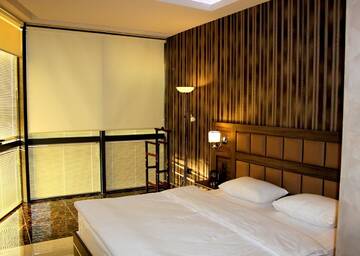 Фото номера Люкс с сауной Отель Avan Plaza Hotel г. Ереван 20