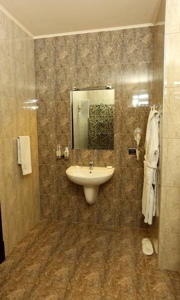Фото номера Люкс с сауной Отель Avan Plaza Hotel г. Ереван 17