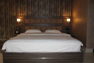Фото номера Люкс с сауной Отель Avan Plaza Hotel г. Ереван 23