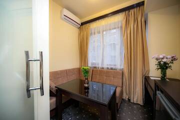 Фото номера Улучшенный люкс Отель Skyline Hotel Yerevan г. Ереван 4