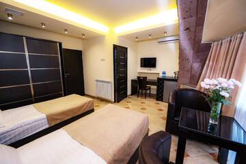Фото номера Стандартный двухместный номер с 2 отдельными кроватями Отель Skyline Hotel Yerevan г. Ереван 5