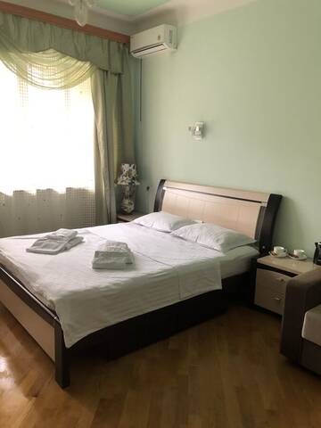 Фото номера Трехместный номер с балконом Отель Hotel For You г. Ереван 2