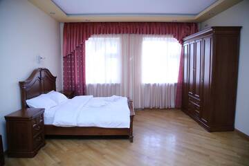 Фото номера Семейный люкс Отель Hotel For You г. Ереван 4