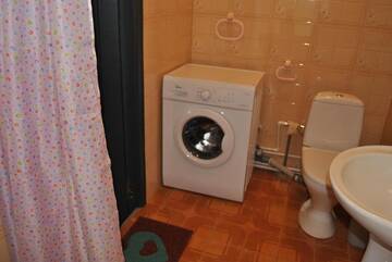 Фото номера Дом с 2 спальнями Дома для отпуска Дом в Ереване г. Ереван 28