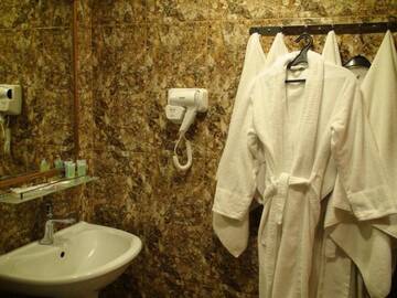 Фото номера Бюджетный двухместный номер с 1 кроватью Отель Comfort Hotel г. Ереван 9