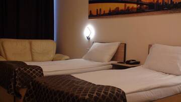 Фото номера Двухместный номер с 1 кроватью или 2 отдельными кроватями Отель Comfort Hotel г. Ереван 4