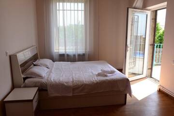 Фото номера Дом с 1 спальней Дома для отпуска Blue House Yerevan г. Ереван 49