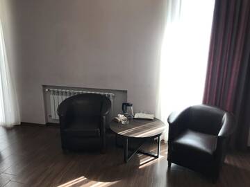 Фото номера Двухместный номер с 1 кроватью и собственной ванной комнатой Отель Caravan hotel г. Ереван 6
