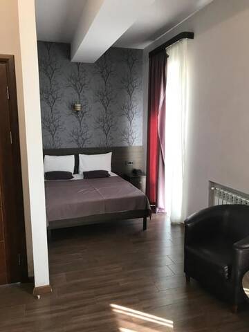 Фото номера Двухместный номер с 1 кроватью и собственной ванной комнатой Отель Caravan hotel г. Ереван 7