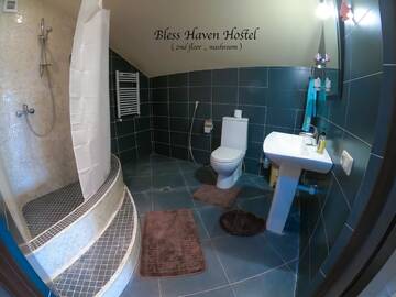 Фото номера Семейный двухместный номер с 1 кроватью Хостелы Bless Haven Hostel and Tours г. Ереван 31