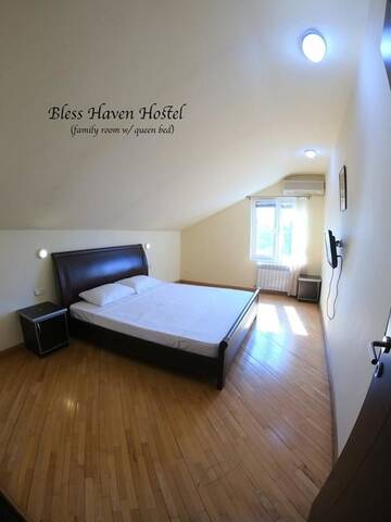 Фото номера Семейный двухместный номер с 1 кроватью Хостелы Bless Haven Hostel and Tours г. Ереван 32