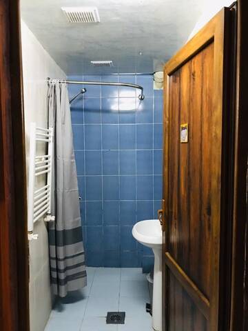 Фото номера Общий номер для мужчин с 6 кроватями Хостелы Open Arms hostel and Tours г. Ереван 3