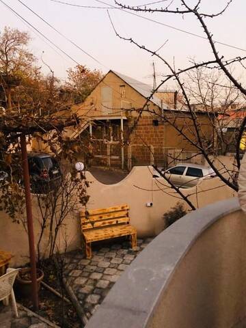 Фото номера 10-местный общий номер для женщин Хостелы Gold Time Hostel г. Ереван 11