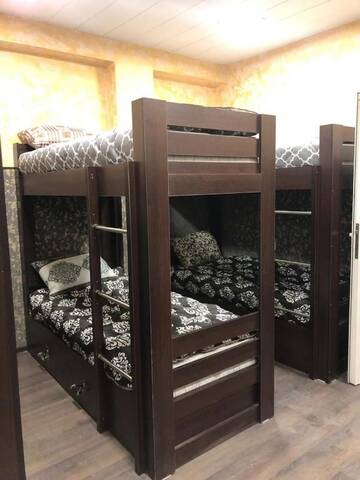 Фото номера 10-местный общий номер для женщин Хостелы Gold Time Hostel г. Ереван 12