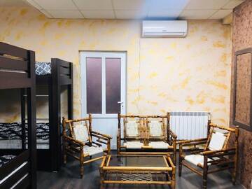 Фото номера 10-местный общий номер для женщин Хостелы Gold Time Hostel г. Ереван 17