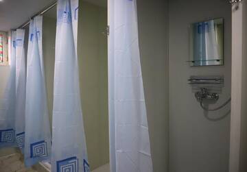 Фото номера Спальное место на двухъярусной кровати в общем номере для мужчин Хостелы Ara Hostel г. Ереван 23