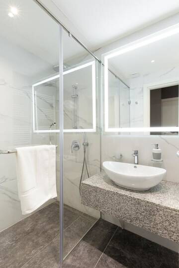 Фото номера Двухместный номер с 1 кроватью Апарт-отели Avenue 10 г. Ереван 8