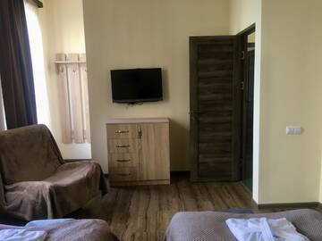 Фото номера Трехместный номер «Комфорт» Гостевой дом Guest House MARGARYAN г. Ереван 19