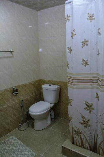 Фото номера Кровать в общем 6-местном номере для женщин Хостелы Bee Lucky Hostel and Tours г. Ереван 11
