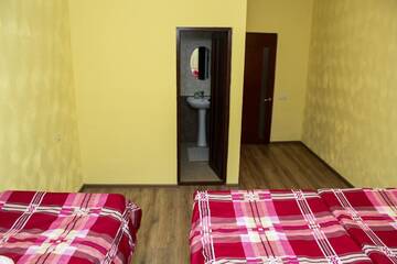 Фото номера Люкс Хостелы Bee Lucky Hostel and Tours г. Ереван 9