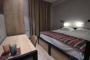 Фото номера Стандартный двухместный номер с 1 кроватью Отель Andor Hotel г. Ереван 2