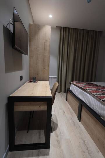 Фото номера Стандартный двухместный номер с 1 кроватью Отель Andor Hotel г. Ереван 3
