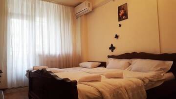 Фото номера Стандартный трехместный номер Хостелы F &amp; F Hostel г. Ереван 7