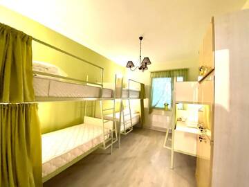 Фото номера Кровать в общем 6-местном номере для женщин Хостелы SANTORINI HOSTEL and TOUR г. Ереван 14