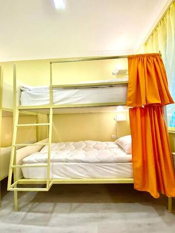 Фото номера Кровать в общем 6-местном номере для женщин Хостелы SANTORINI HOSTEL and TOUR г. Ереван 16