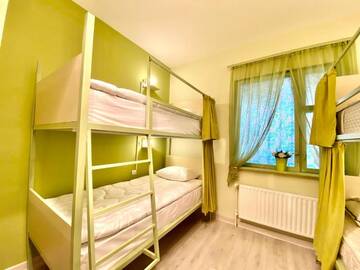 Фото номера Кровать в общем 6-местном номере для женщин Хостелы SANTORINI HOSTEL and TOUR г. Ереван 17