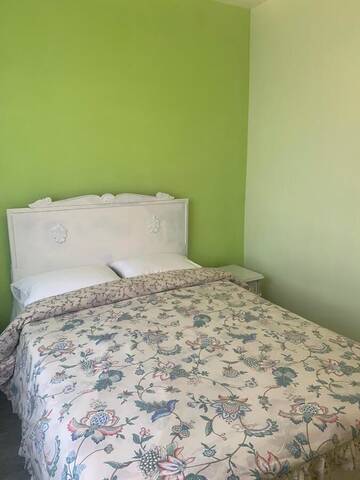 Фото номера Бюджетный двухместный номер с 1 кроватью Хостелы SANTORINI HOSTEL and TOUR г. Ереван 5