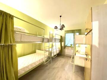 Фото номера Кровать в общем 6-местном номере для женщин Хостелы SANTORINI HOSTEL and TOUR г. Ереван 9